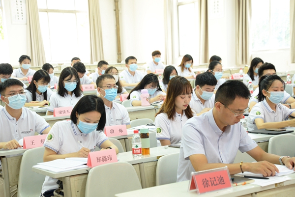 5315691272134888aef2053360455cee.jpg 岗前培训现场_副本.jpg